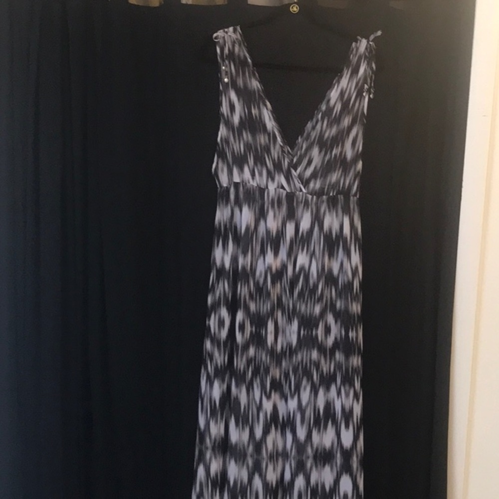 2/$10 Jones of  New York cover up